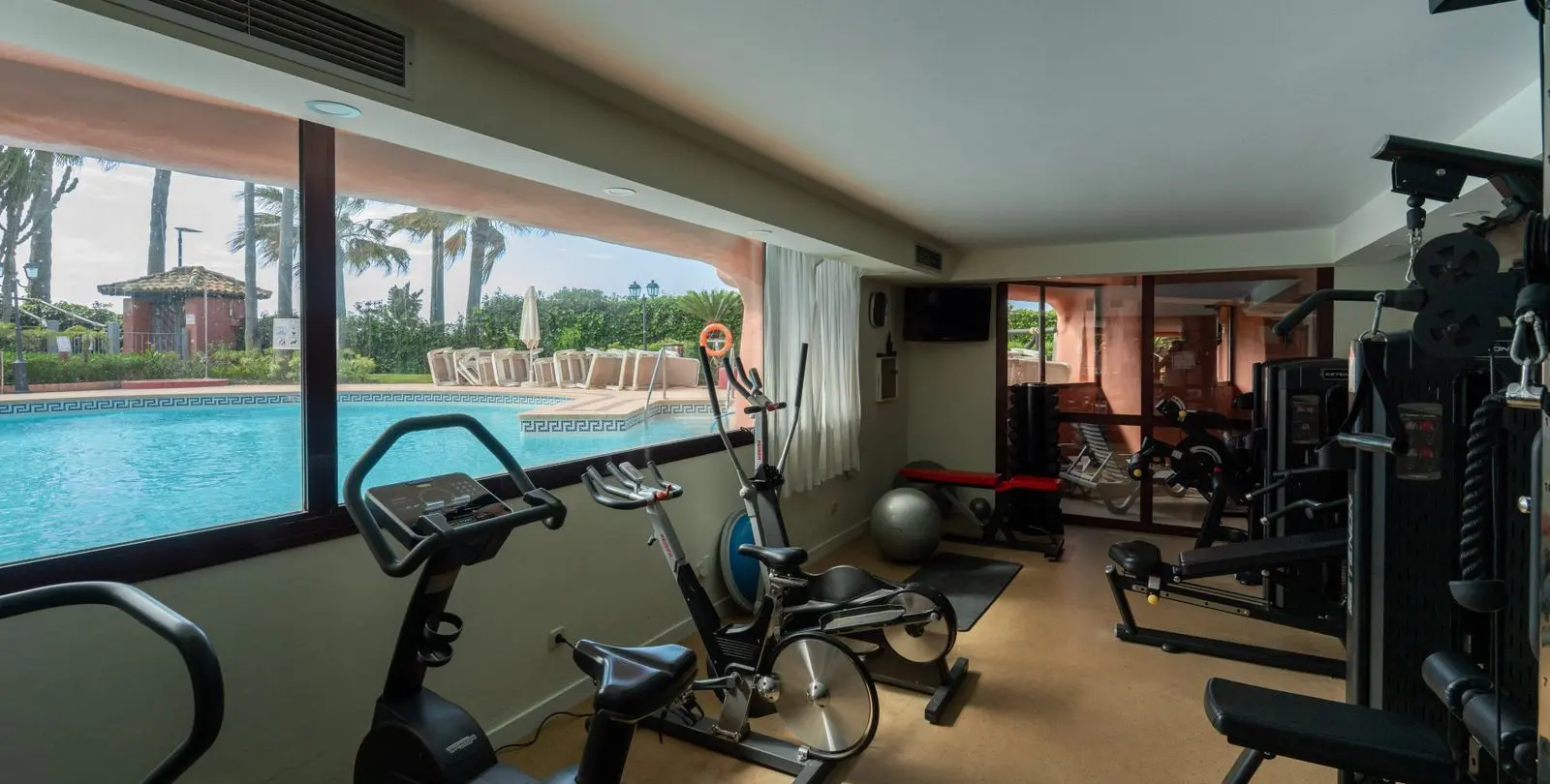 Sale of penthouse duplex in Estepona 33