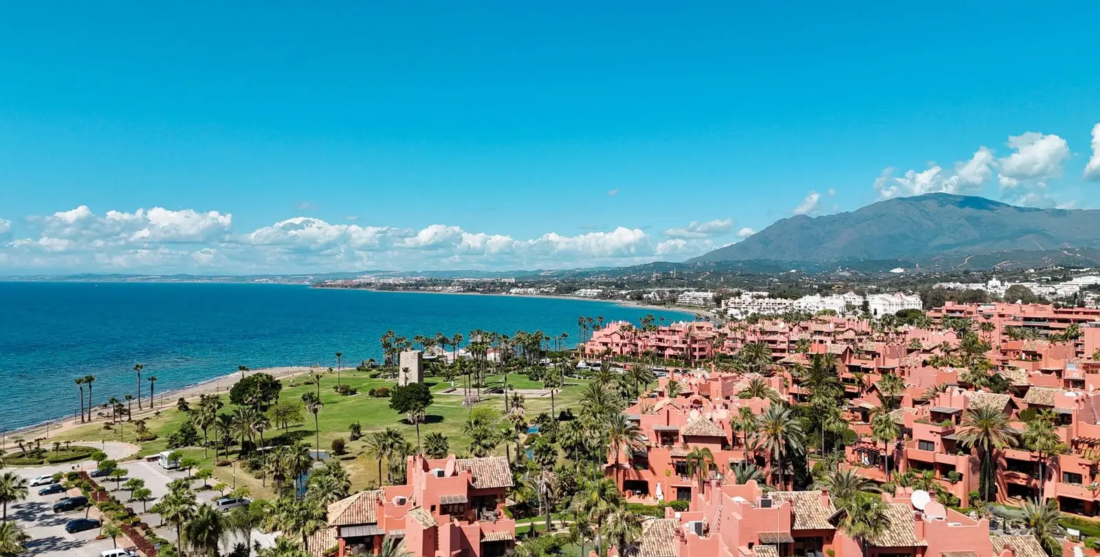 Sale of penthouse duplex in Estepona 36