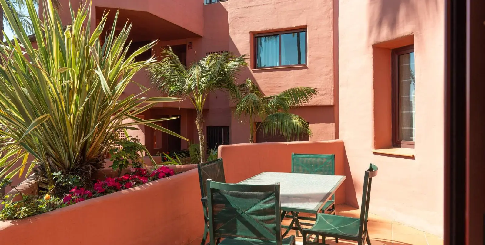 Sale of penthouse duplex in Estepona 37