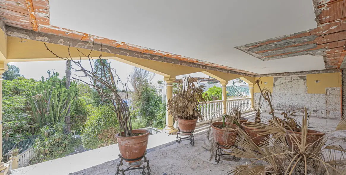 Sale of detached villa in Nagüeles 14