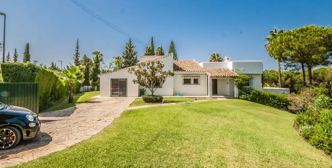 Venta de villa independiente en Elviria 3