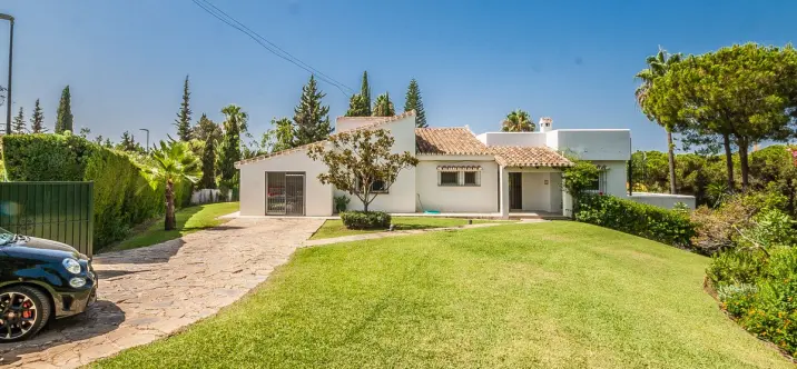 Venta de villa independiente en Elviria 2