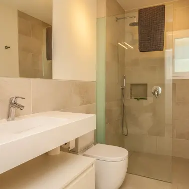 Venta de villa independiente en Elviria