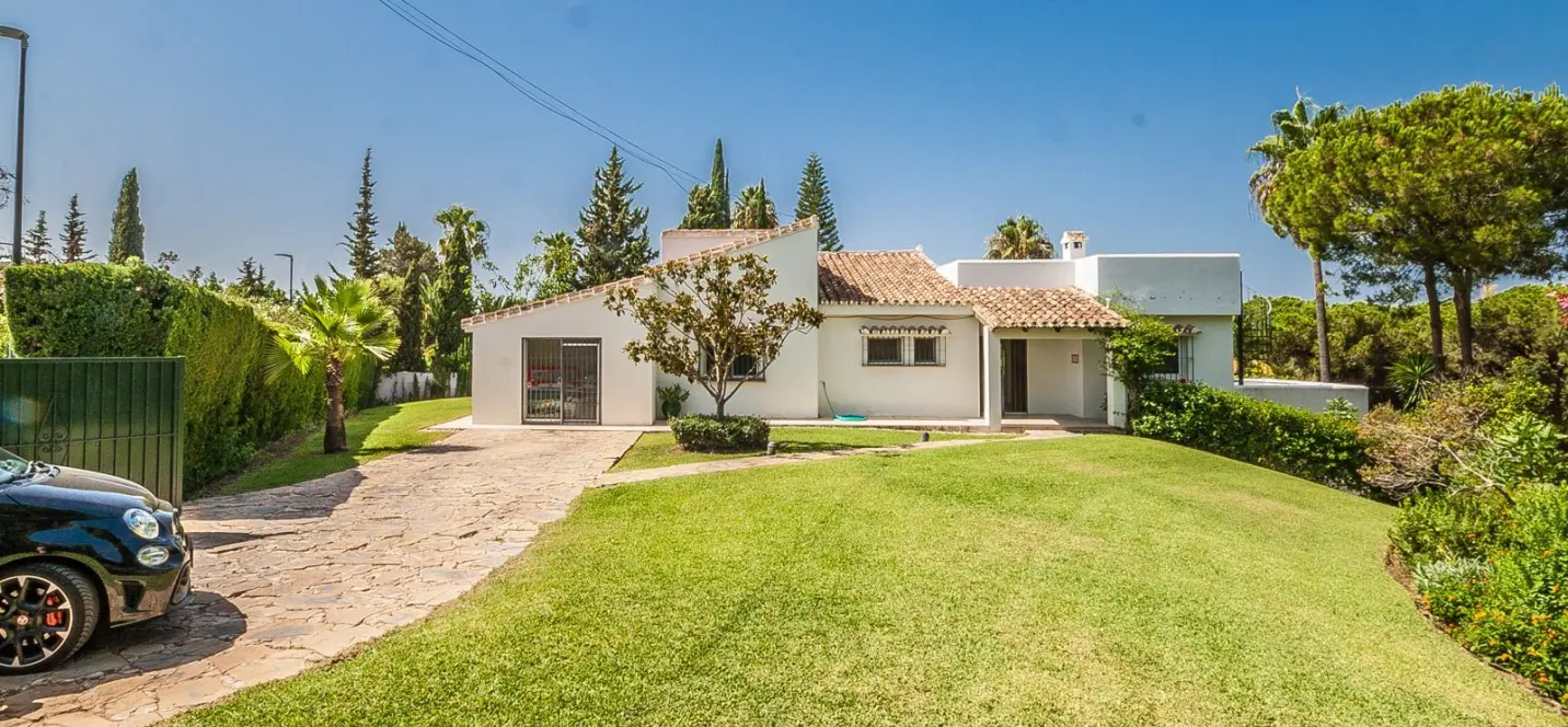 Venta de villa independiente en Elviria 2