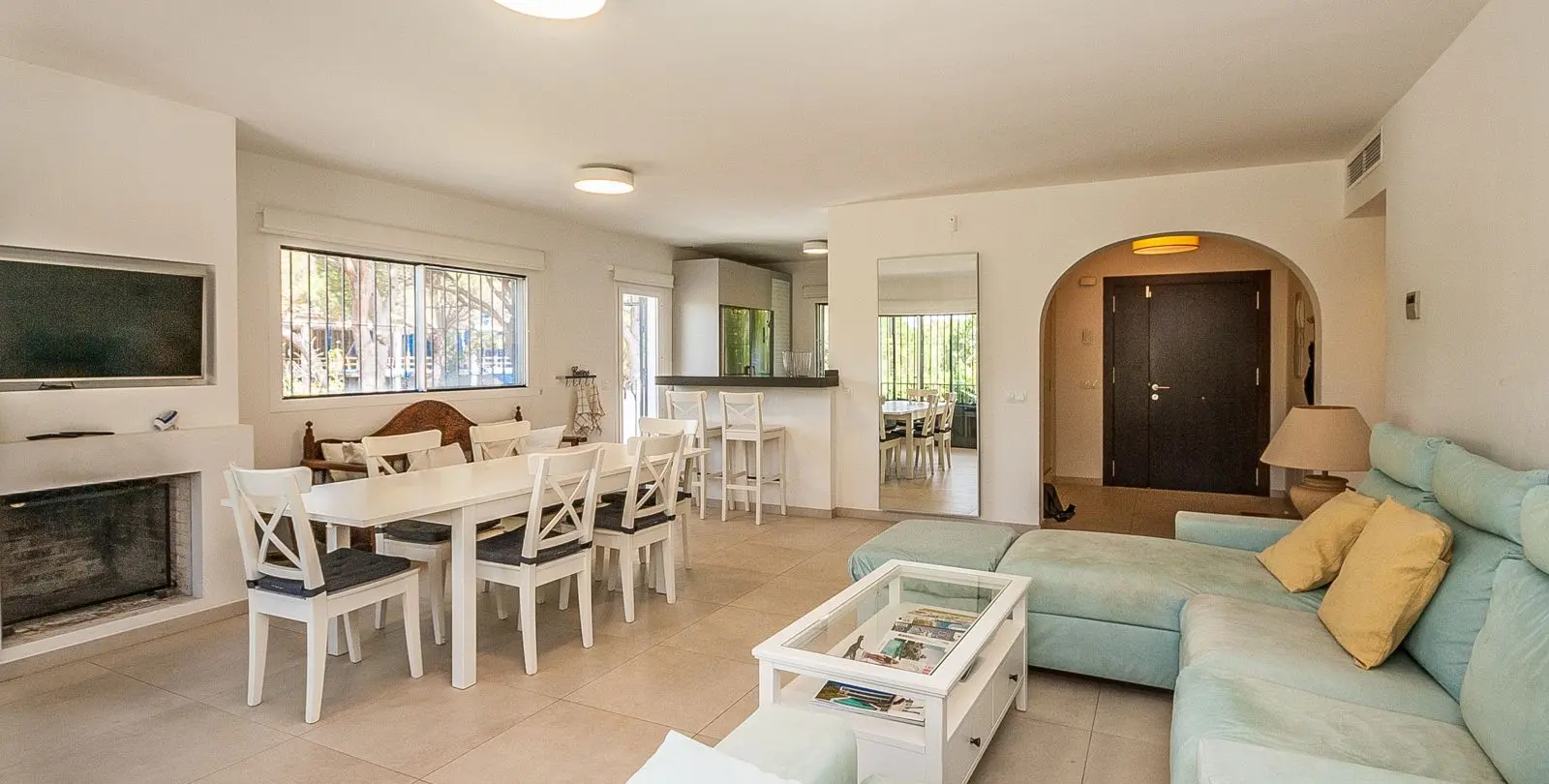 Sale of detached villa in Elviria 4