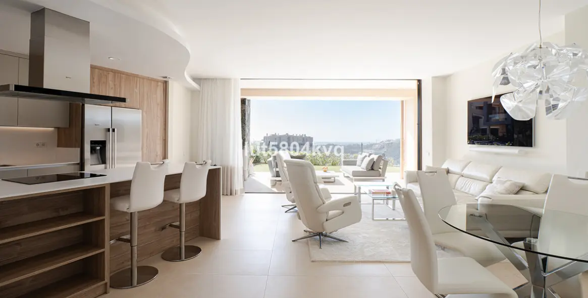 Venta de apartamento en planta baja en Benahavís 1