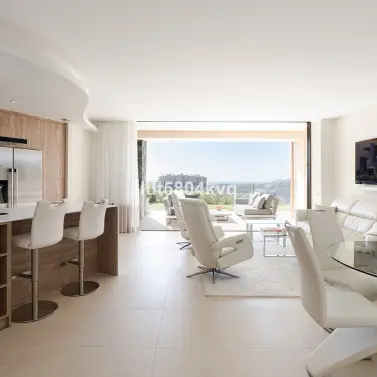 Venta de apartamento en planta baja en Benahavís