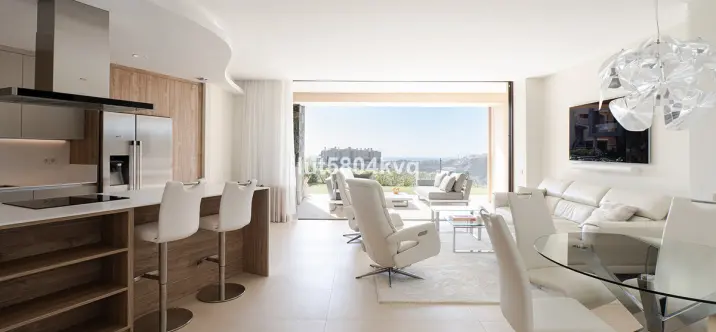 Venta de apartamento en planta baja en Benahavís 0