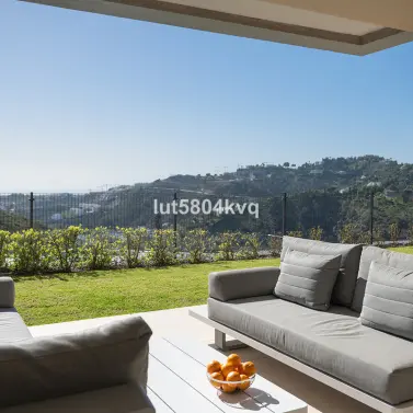 Venta de apartamento en planta baja en Benahavís