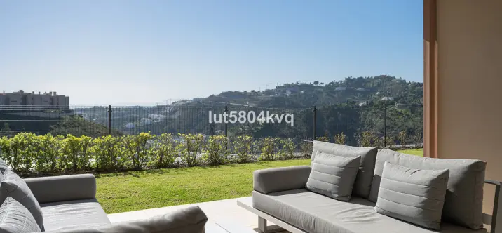 Venta de apartamento en planta baja en Benahavís 1