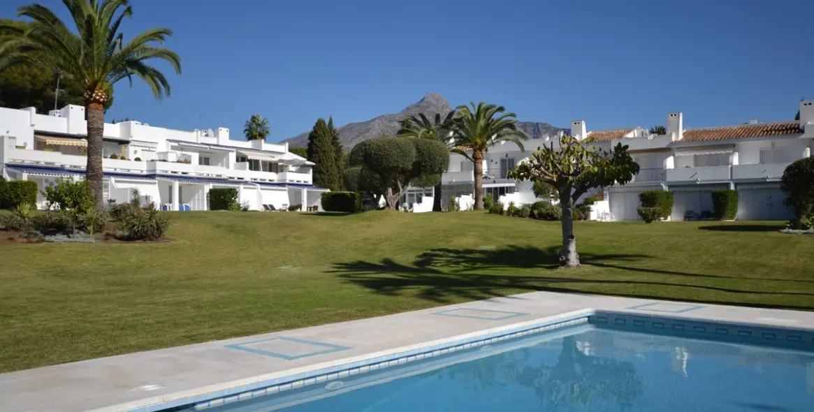 Venta de adosado en Nueva Andalucía 11