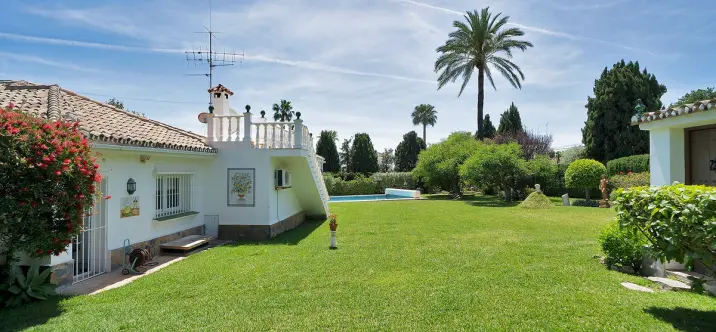 Venta de villa independiente en El Paraiso 1