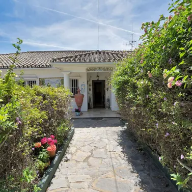 Venta de villa independiente en El Paraiso