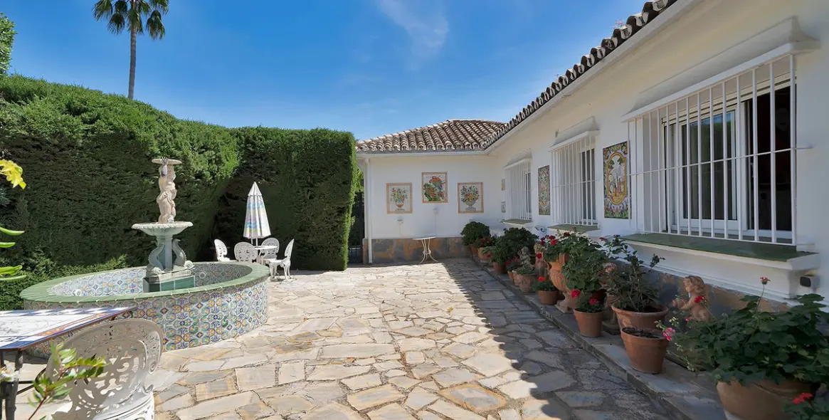 Venta de villa independiente en El Paraiso 4