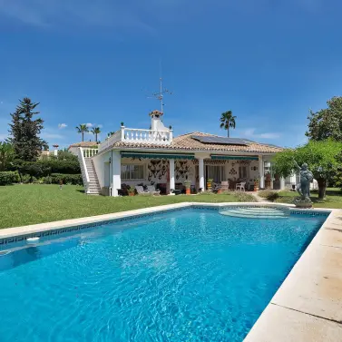 Venta de villa independiente en El Paraiso