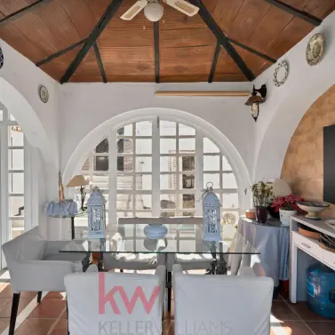 Venta de villa independiente en Cerrado de Calderón - Hacienda Paredes
