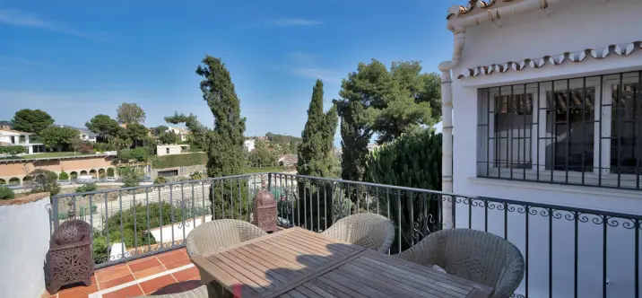 Venta de villa independiente en Cerrado de Calderón - Hacienda Paredes 3