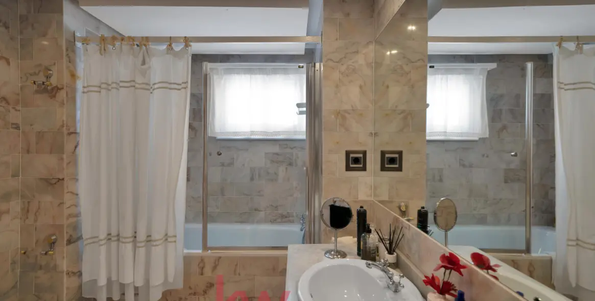 Venta de villa independiente en Cerrado de Calderón - Hacienda Paredes 17