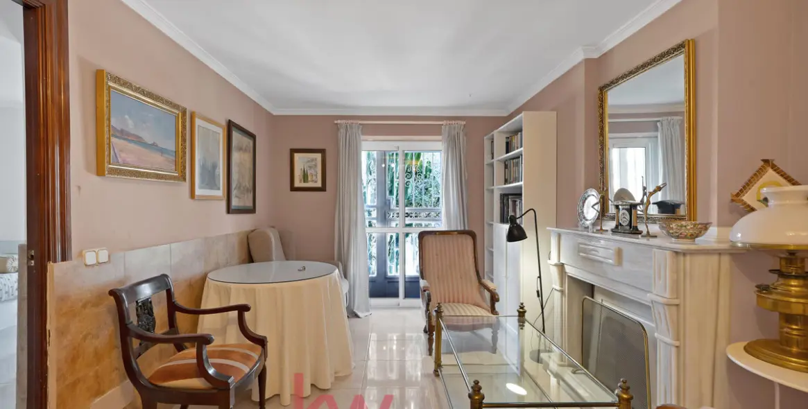 Venta de villa independiente en Cerrado de Calderón - Hacienda Paredes 23