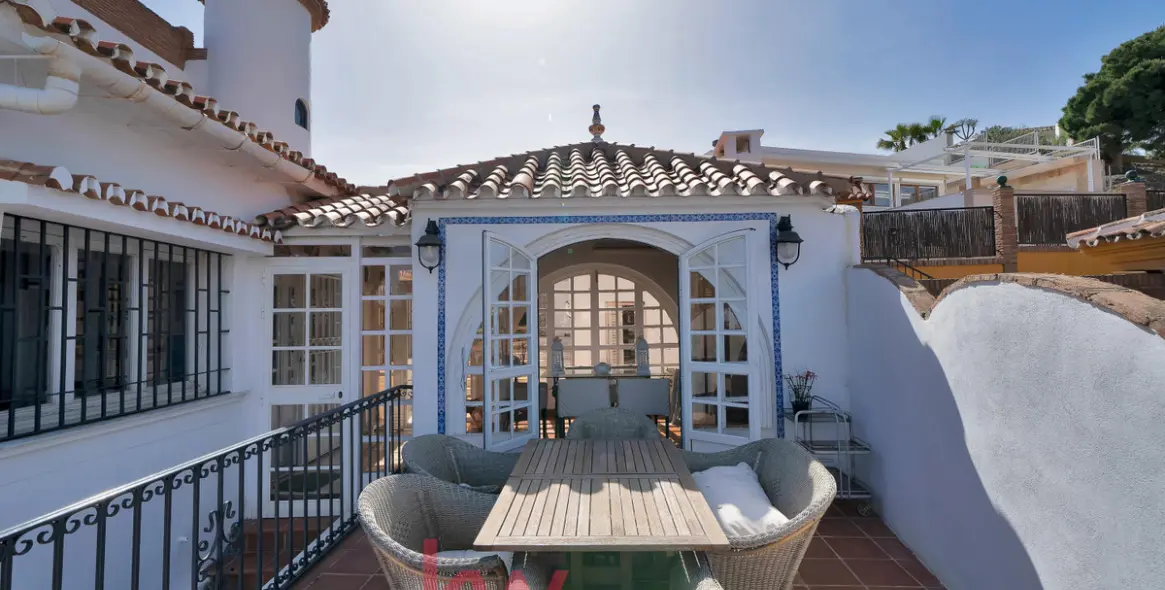 Venta de villa independiente en Cerrado de Calderón - Hacienda Paredes 28