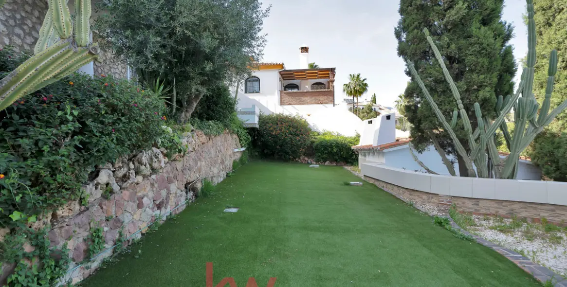 Venta de villa independiente en Cerrado de Calderón - Hacienda Paredes 30