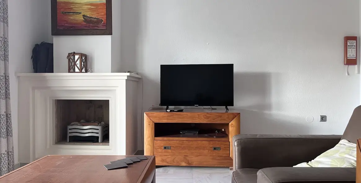 Long-term rent of middle floor apartment in Estepona 4