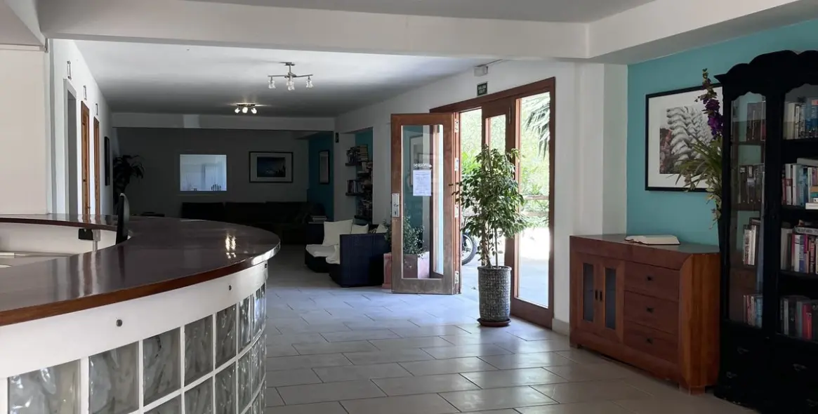 Long-term rent of middle floor apartment in Estepona 12