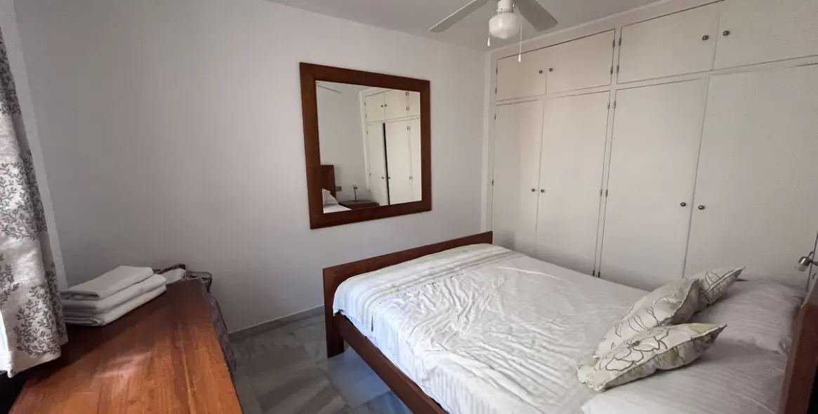 Long-term rent of middle floor apartment in Estepona 17