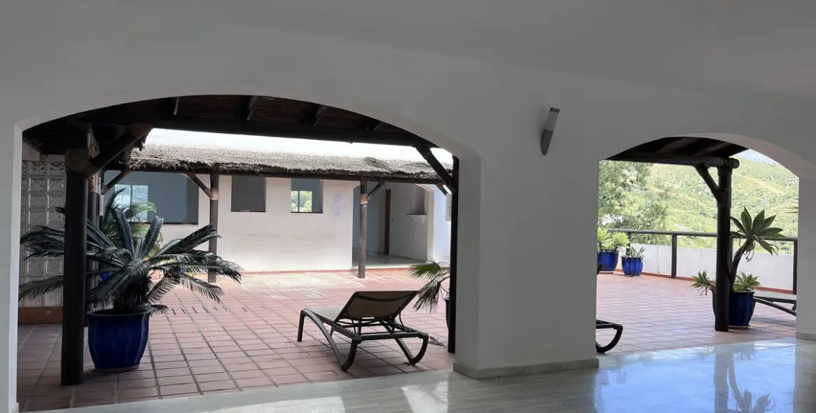 Long-term rent of middle floor apartment in Estepona 18