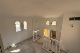 Image 4 thumb