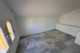 Image 6 thumb