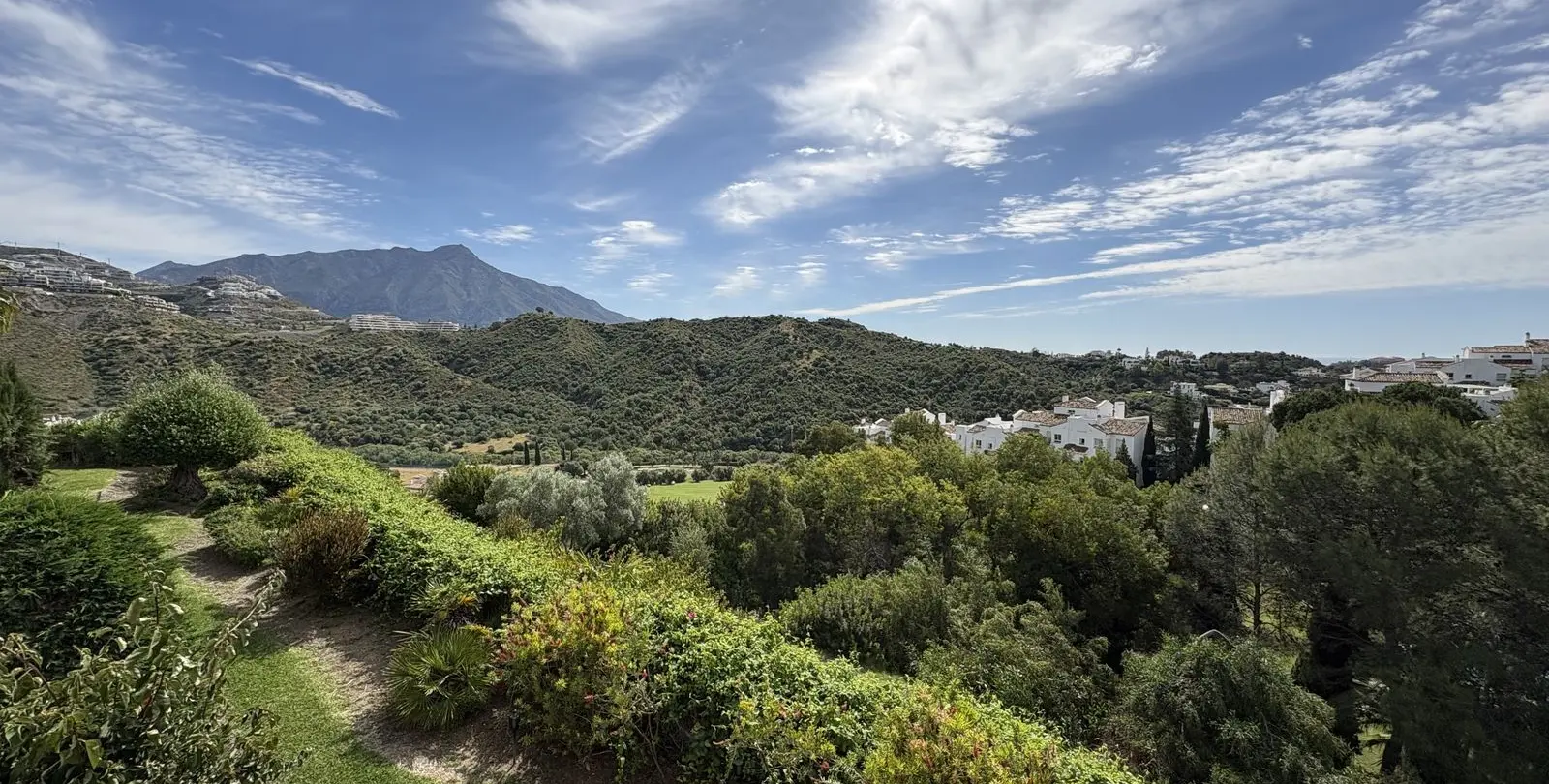 Sale of middle floor apartment in La Quinta 1