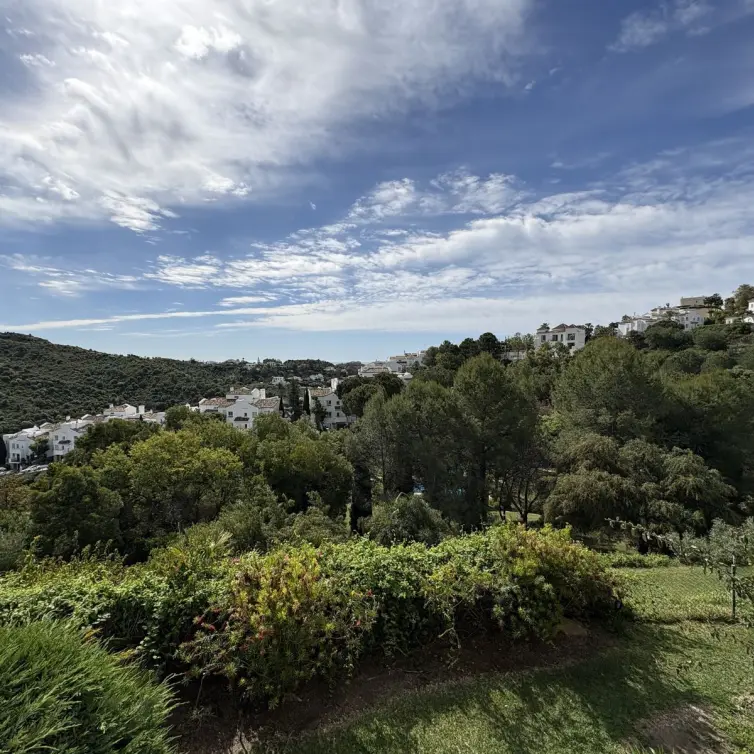 Venta de apartamento en planta media en La Quinta