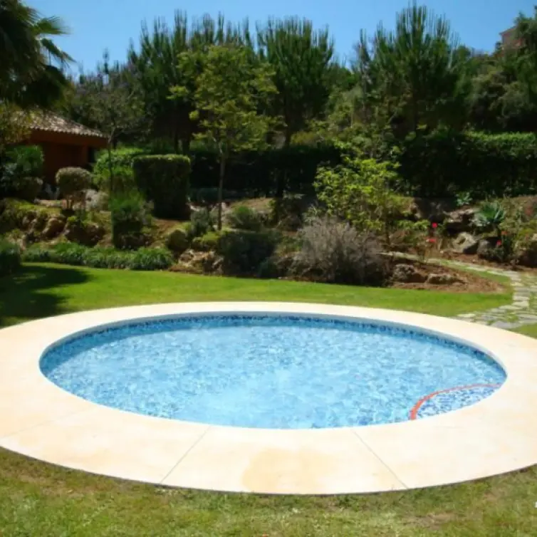 Venta de apartamento en planta media en La Quinta