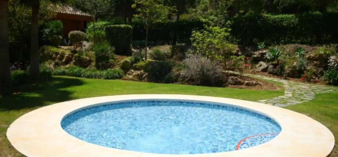 Venta de apartamento en planta media en La Quinta 4