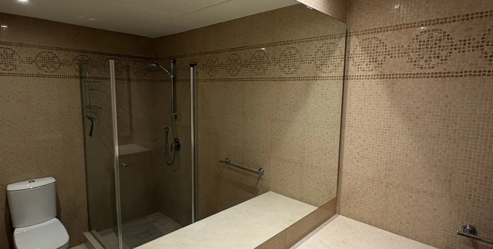 Sale of middle floor apartment in La Quinta 19