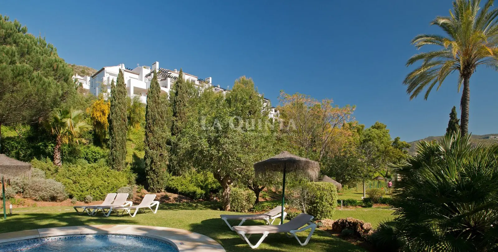Sale of middle floor apartment in La Quinta 20