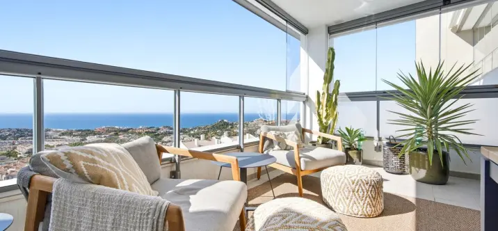 Sale of middle floor apartment in Benalmadena 0