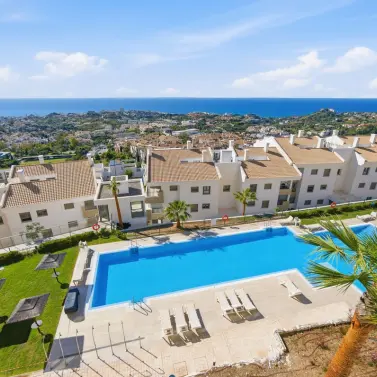 Sale of middle floor apartment in Benalmadena