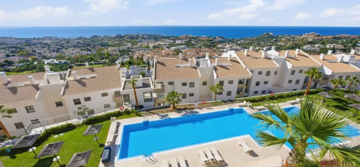 Sale of middle floor apartment in Benalmadena 3