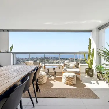 Sale of middle floor apartment in Benalmadena