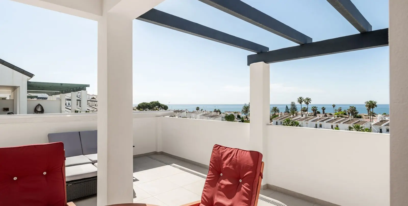 Sale of penthouse duplex in Estepona 3