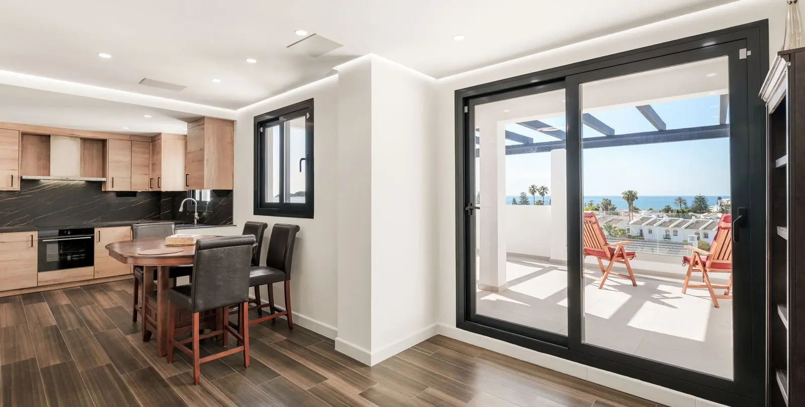 Sale of penthouse duplex in Estepona 4