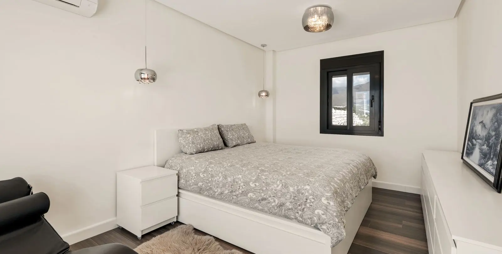 Sale of penthouse duplex in Estepona 16