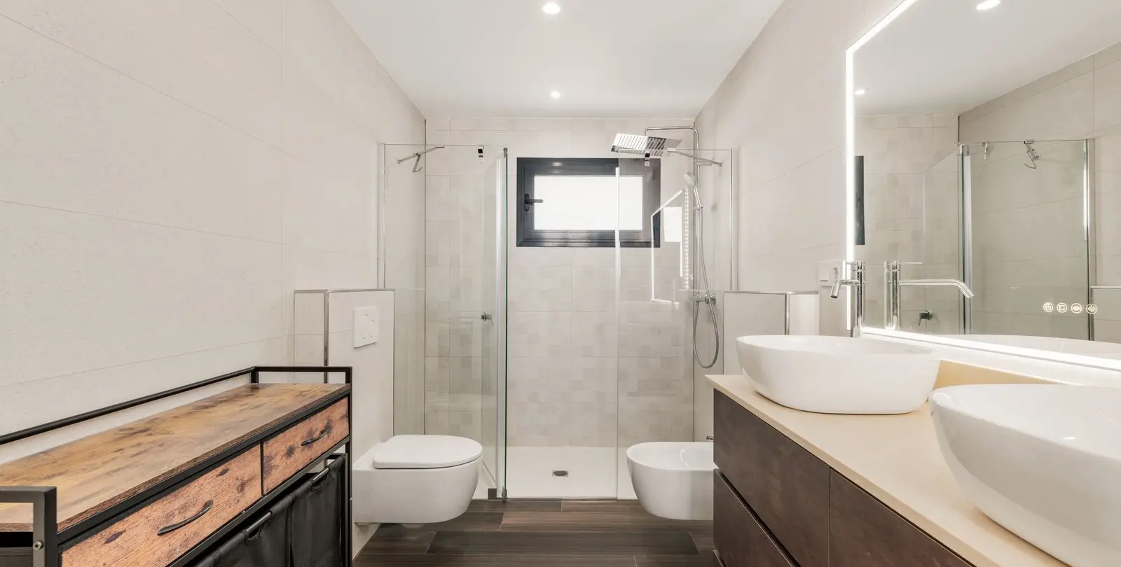 Sale of penthouse duplex in Estepona 17