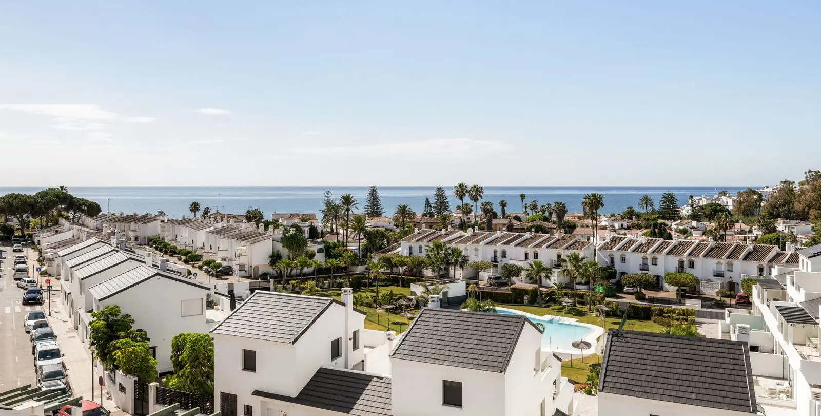 Sale of penthouse duplex in Estepona 21