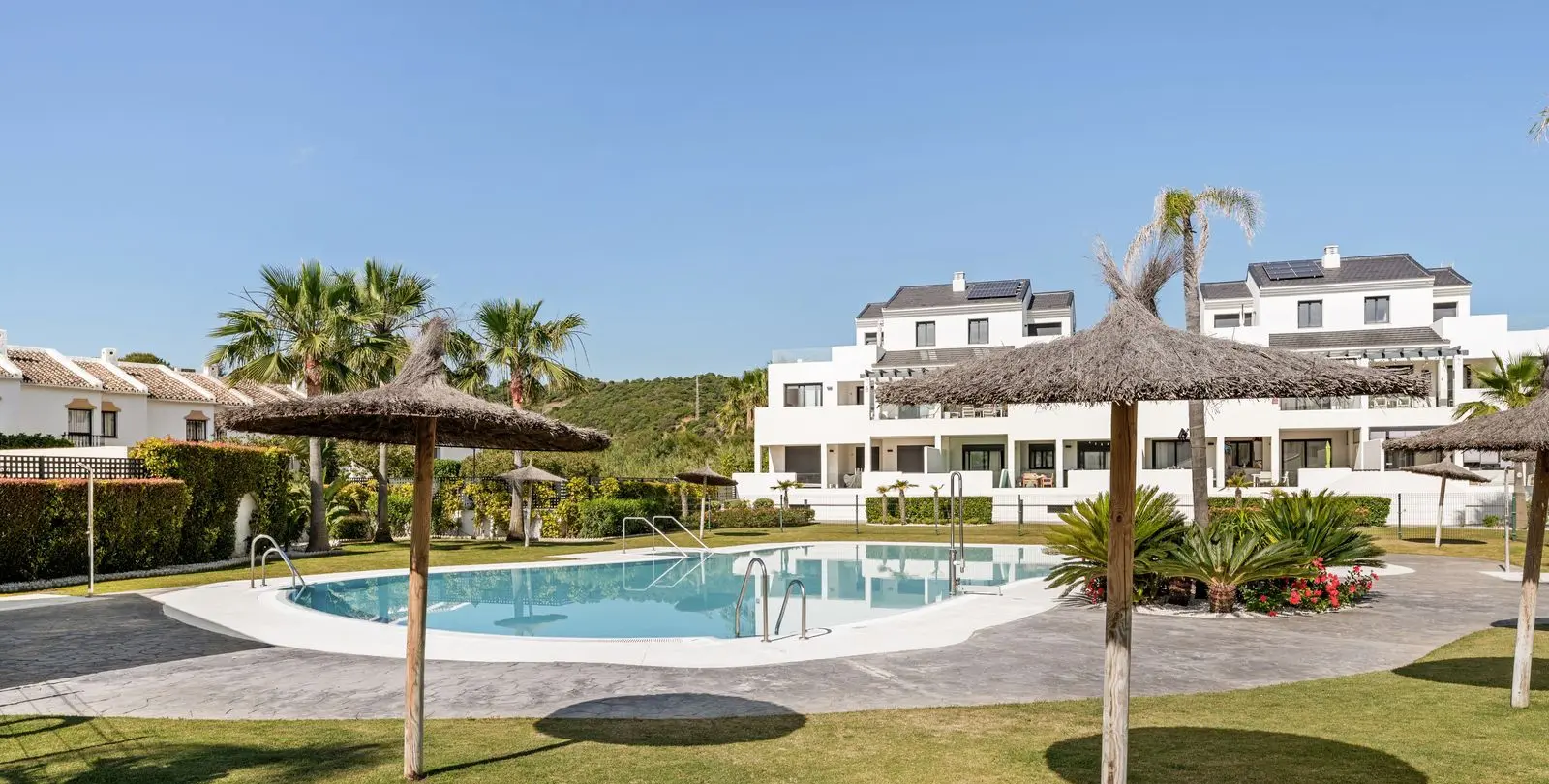 Sale of penthouse duplex in Estepona 22