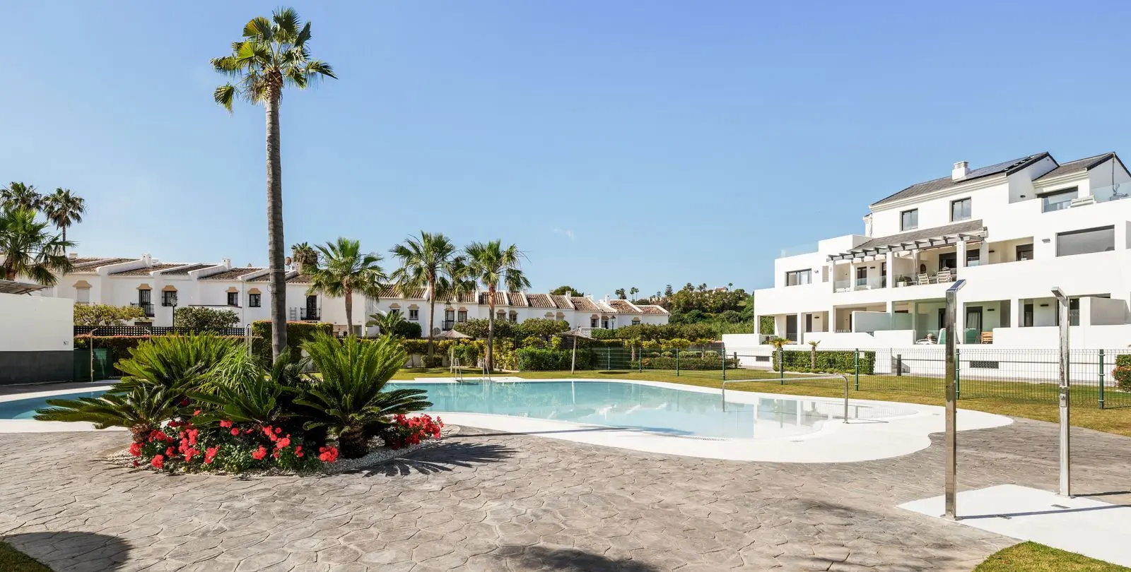 Sale of penthouse duplex in Estepona 27