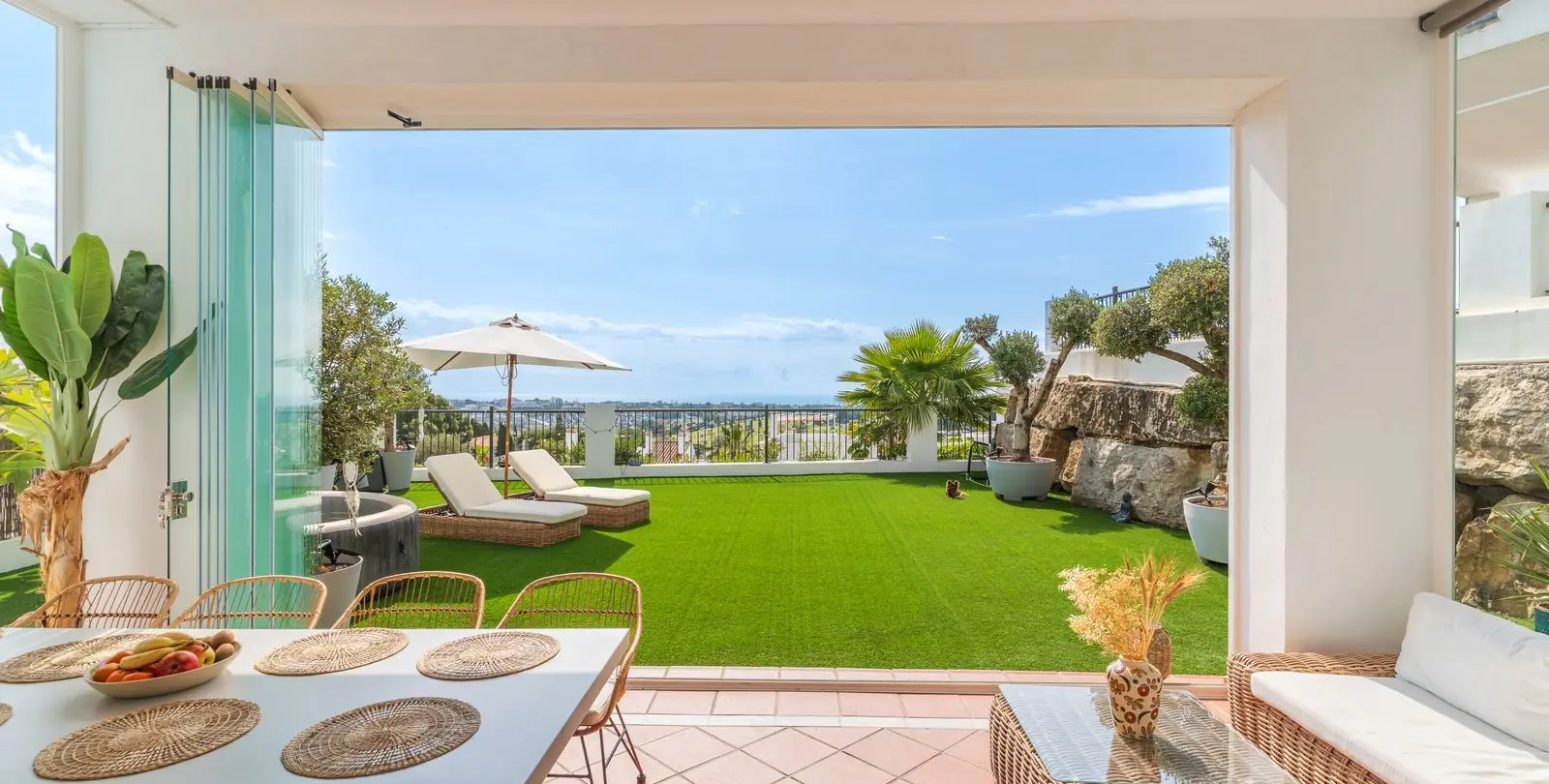 Long-term rent of ground floor apartment in Benahavís 1