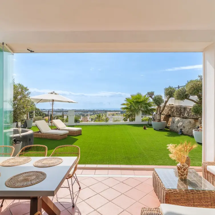 Long-term rent of ground floor apartment in Benahavís